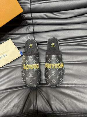 Picture of Louis Vuitton Slippers _SKULVsz38-44jyh11021462